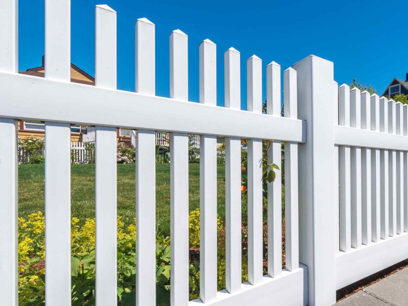 Photo of a vinyl fence from a Southern Pennsylvania fence company