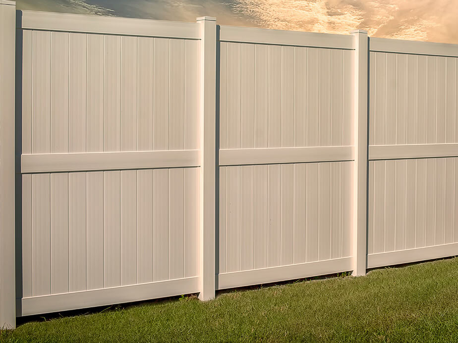 Dublin Ohio vinyl privacy fencing